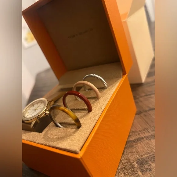Tory Burch Gigi Watch Gift Set - Picture 2 of 8